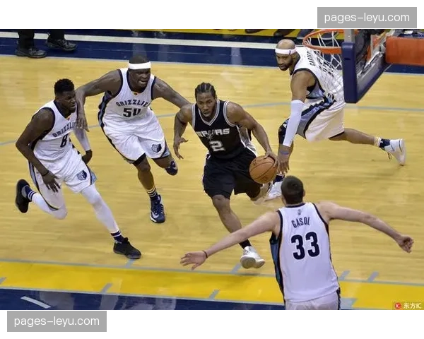 马刺进攻效率116.8联盟第八 防守效率110.5高居第三